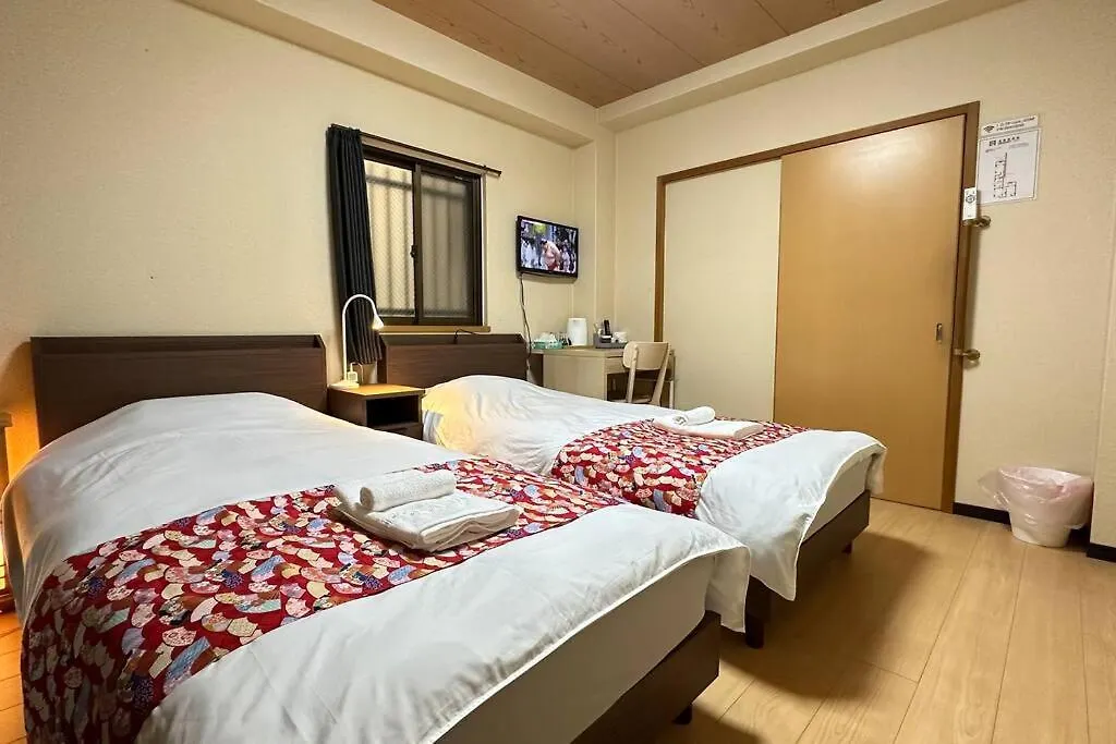 102号室花園町駅と萩之茶屋駅各2分ベット2台専用バスルーム付きアクセス抜群 Apartment Osaka