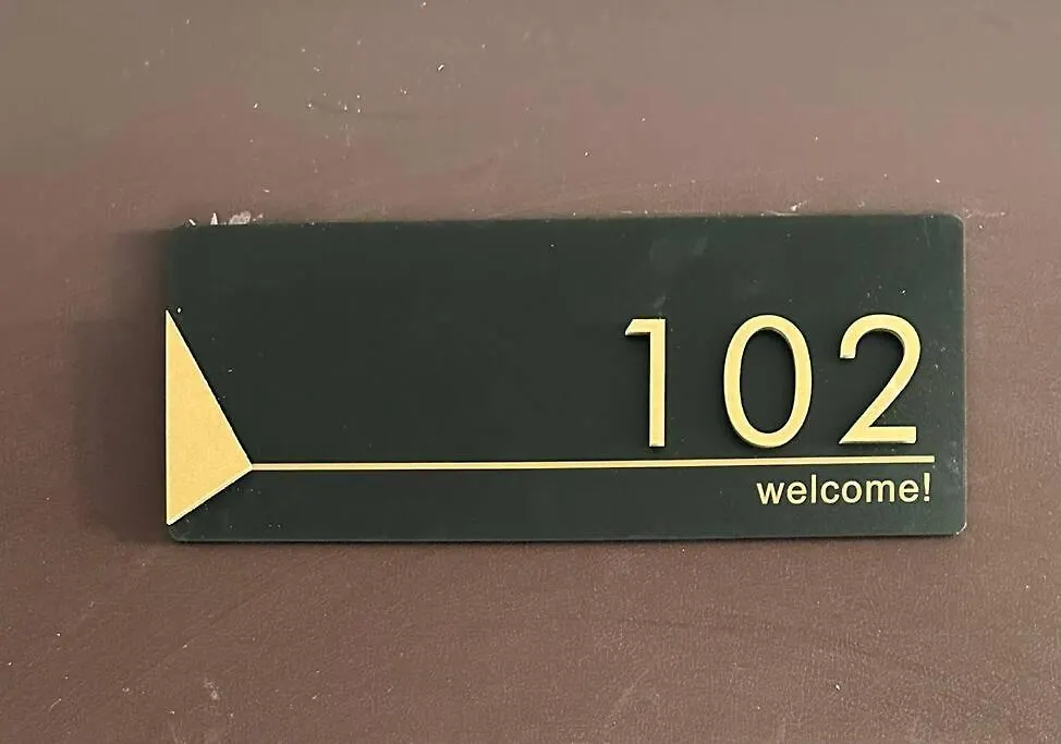 102号室花園町駅と萩之茶屋駅各2分ベット2台専用バスルーム付きアクセス抜群 Apartment Osaka